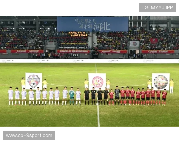 “青少年足球赛事覆盖范围不断扩大，基层足球氛围浓厚”，青少年足球比赛